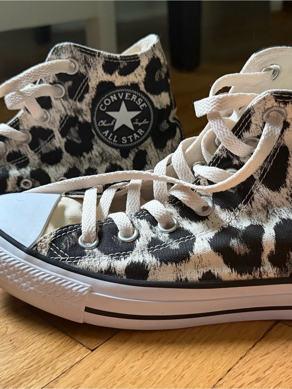 Converse High Top Chunk Taylor All Star Sneakers - Picture 2 of 4